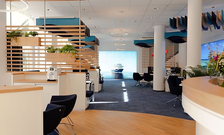 TUI focuses on experiences: New flagship store opens