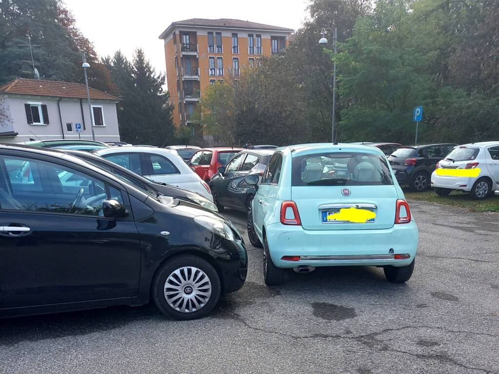 Malnate - Malnate'deki Via Verdi'deki otopark tartışmanın merkezinde - - Varese Haberleri